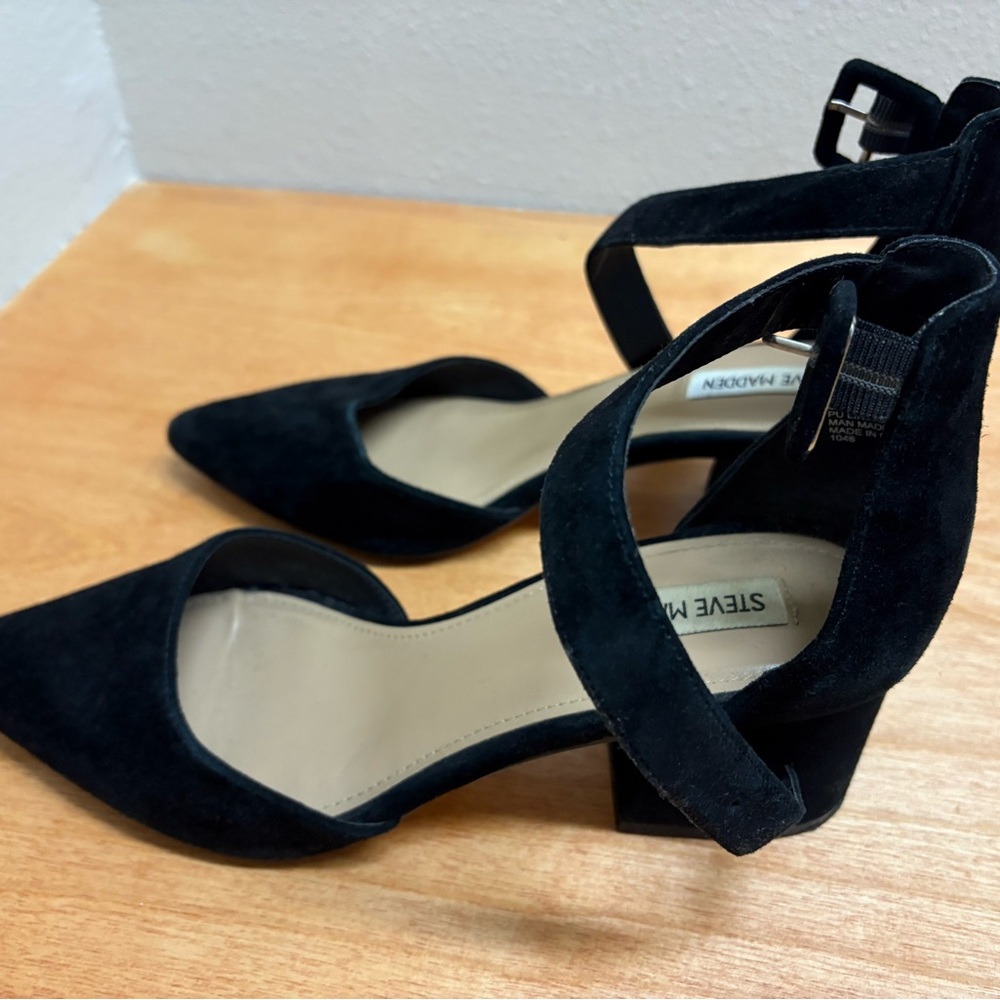 Steve Madden Black Suede Ankle Strap chunky Heels